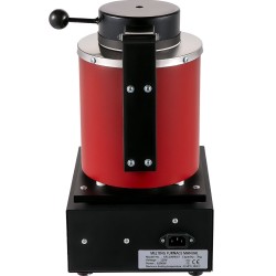 Sähköinen sulatusuuni kolmen kilogramman keraamisella upokkaalla korkealämpöinen jalometallien sulattamiseen