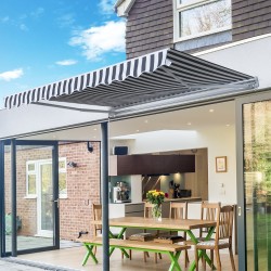 Terassimarkiisi käsikäyttöinen alumiini/polyesteri 3,5 x 2,5 m harmaa/valkoinen