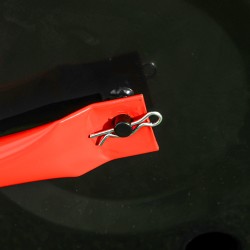 Nurmijyrä puutarhaan, terästä, täytettävä rumpu 38 l, mitat 58 x 32,5 x 113 cm, punainen