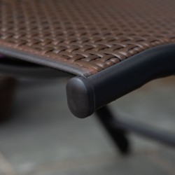 Taitettava polyrottinkinen puutarhatuoli, 7-asentoinen selkänoja, ulkokäyttöön, 58x71x111 cm, ruskea/musta