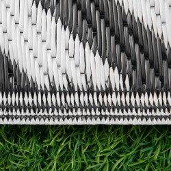 Ulkoterassimatto ulkokäyttöön, kaksipuolinen polypropeeni 121 x 182 cm, musta-valkoinen