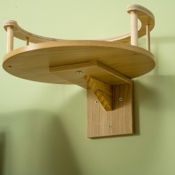 Seinään kiinnitettävä kissan lepotaso lastulevystä Ø34 x 10,5 cm tammi/kerma