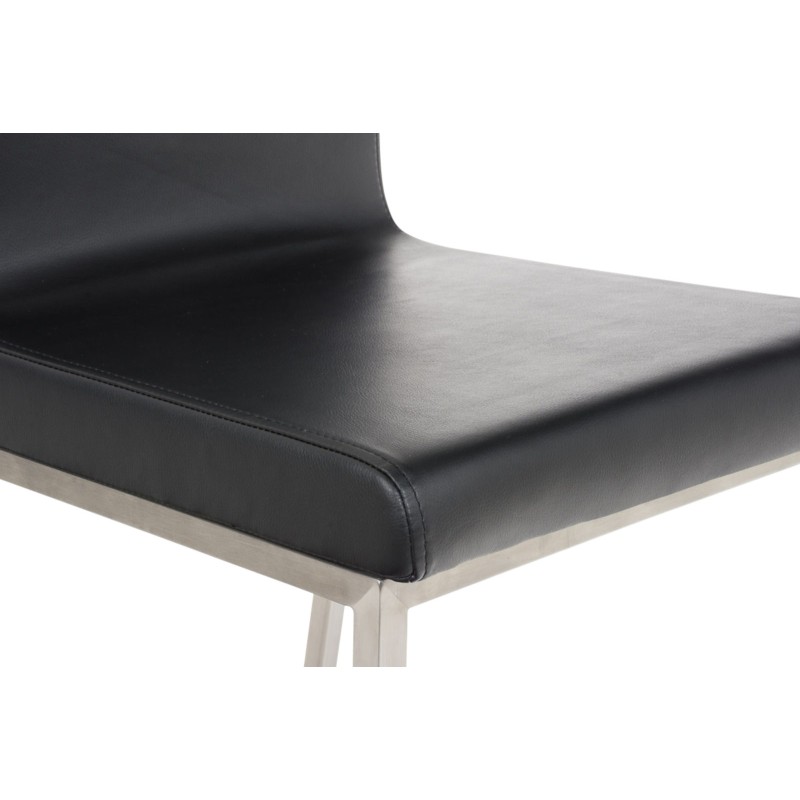 Tyylikäs Colmar-ruokailutuolipari keinonahalla ja teräsrungolla