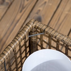 Aurinkokäyttöinen ulkovalaisin rottinkimaisella punoksella IP44, lämmin valkoinen LED, 15,5 x 15,5 x 46 cm, musta/hiekka