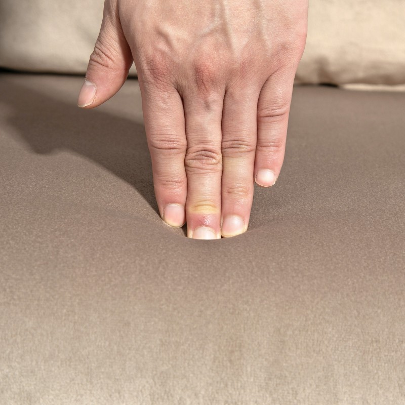 Lepotuoli ja varavuode metallirungolla, puukäsinojat, 102x73x81 cm, max 120 kg, vaaleanruskea