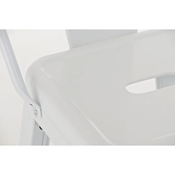 Klassinen metallinen baarijakkara korkealla selkänojalla ja jalkatuella