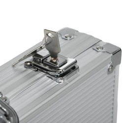 Pokerisetti kotikäyttöön 500 pelimerkillä, pelimatolla ja alumiinisalkulla, hopea