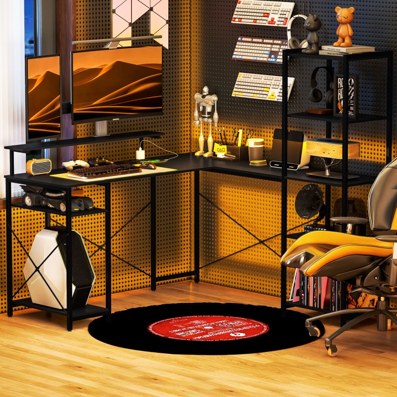 L-muotoinen kulmatyöpöytä latausasemalla, näyttötasolla ja hyllyillä, lastulevy/metalli, musta