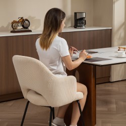 Ruokapöydän tuoli vakosamettia, kulhomallinen istuin, metallijalat, beige