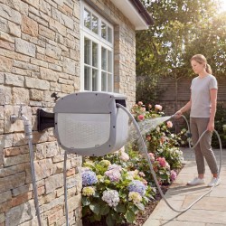 Seinään kiinnitettävä automaattinen letkukela 20 m puutarhaletkulla, 180° kääntyvä, harmaa