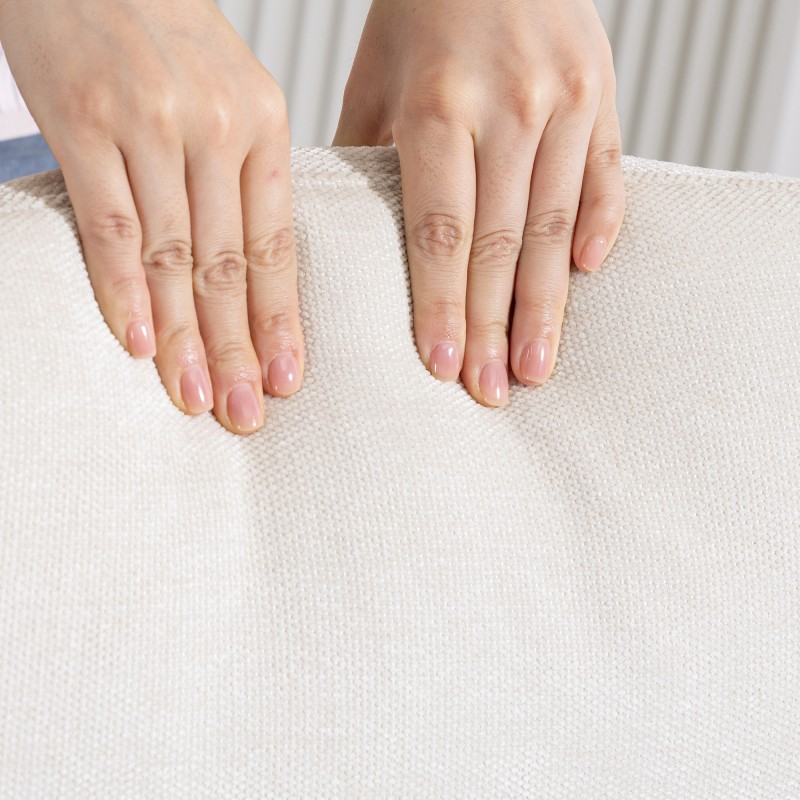 Nojatuoli ja jalkarahi, korkea selkänoja, keinuttava metallirunko, beige