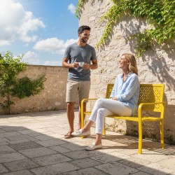 Puutarhapenkki 2-hengen metallinen ulkopenkki 127x61x85 cm, keltainen, kantavuus 240 kg