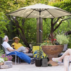 Aurinkovarjo ulkokäyttöön Ø270 cm, kallistettava, metallirunko, UPF 50+, kermanvalkoinen