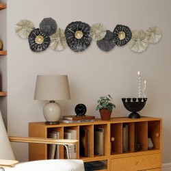 Metallinen seinäkoriste olohuoneeseen 134 x 29 cm musta ja vaalea kulta