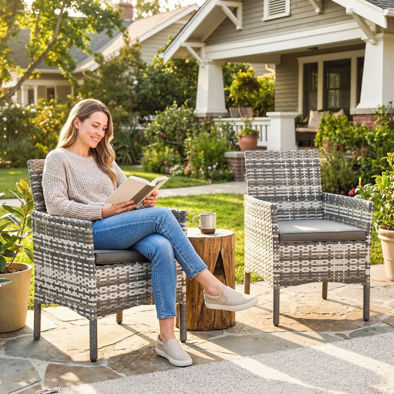 2 kpl terassituoleja ulkokäyttöön, polyrottinki ja teräsrunko, irrotettavat istuintyynyt, harmaa