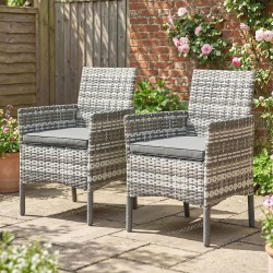 2 kpl terassituoleja ulkokäyttöön, polyrottinki ja teräsrunko, irrotettavat istuintyynyt, harmaa