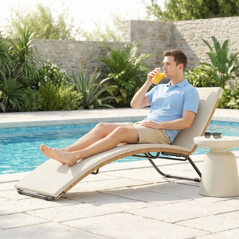 Polyrottinkinen aurinkotuoli ulkokäyttöön, S-mallinen lepotuoli pehmusteella, teräsrunko, creme/natur/musta