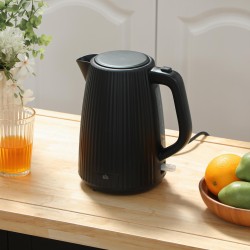 Sähkövedenkeitin 1,7 l, 2200 W, automaattisammutus ja irrotettava kalkkisuodatin, musta