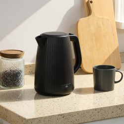 Sähkövedenkeitin 1,7 l, 2200 W, automaattisammutus ja irrotettava kalkkisuodatin, musta