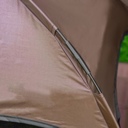 Korotettu koiran ulkosänky katoksella, hengittävä verkkokangas, metalli, koko 76 x 61 x 73 cm, kahvi-musta