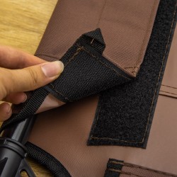 Koiransänky ulkokäyttöön suurille koirille, korotettu metallirunko ja hengittävä verkko, 92 x 76 x 18 cm, kahvinruskea