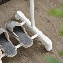 Vaaterekki pyörillä, korkeussäädettävä, alahyllyllä ja sivukoukuilla, teräs, hopea/valkoinen