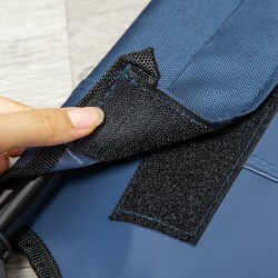 Korotettu ulkoilmakoiransänky, metallirunko, kokoontaitettava, 122 x 92 x 23 cm, tummansininen/musta