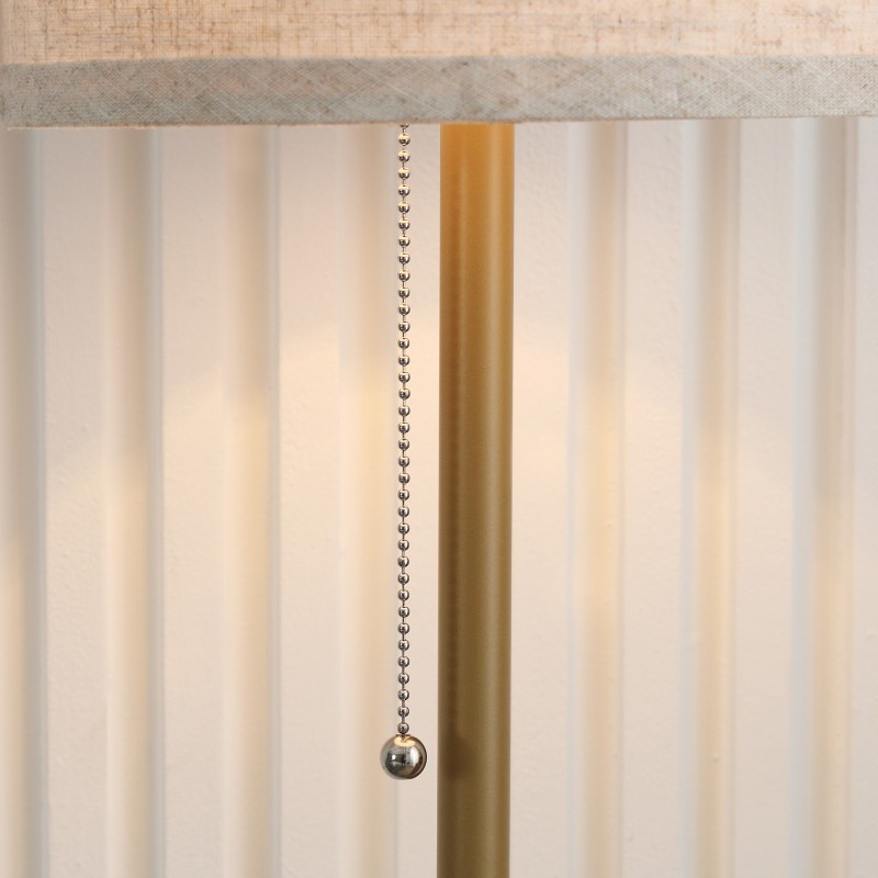 Lattialamppu olohuoneeseen, teräsrunko ja pellavavarjostin, E27, kulta ja kermanvalkoinen