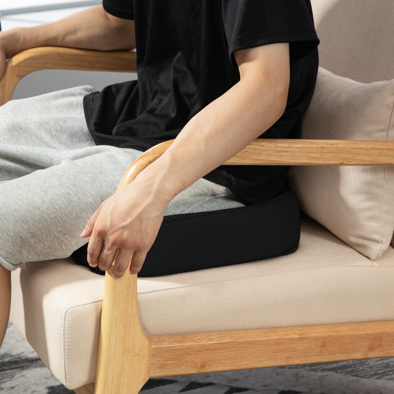 Ergonominen istuintyyny memory-vaahtoa, hengittävä ja liukumaton, 44 x 39 x 13 cm, musta