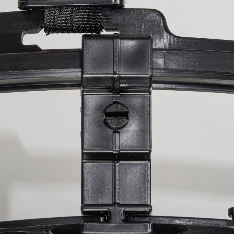 Koripallon palautusosa koriin, säädettävä 360° rebounder, muovi, 35,6 x 35,6 x 75,5 cm, musta