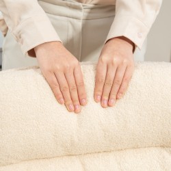 Työtuoli keinutoiminnolla, 360° kääntyvä, pehmustettu, lammasturkiskangas, cremevalkoinen