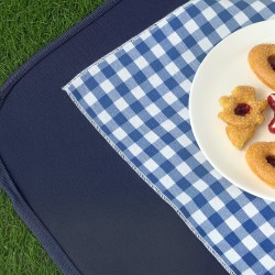 Piknikkori 4 hengelle pajua eristetyllä kylmälokerolla ja täydellisellä astiastosetillä, luonnonpuu