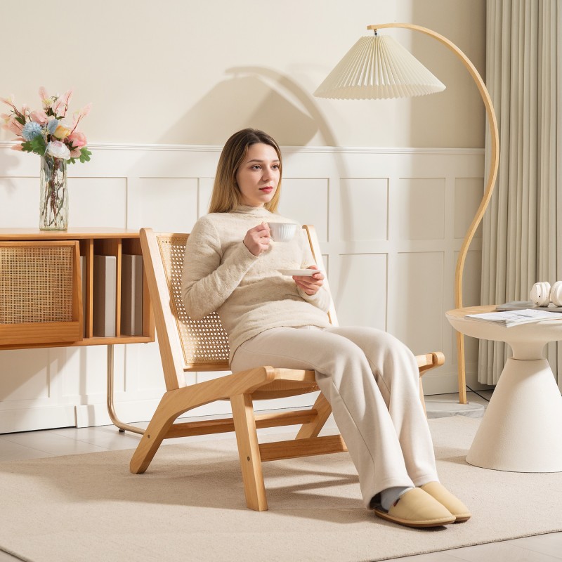 Rottinkituoli lukemiseen, kumipuurunko, leveä istuin, 64 x 70 x 74 cm, luonnonpuu