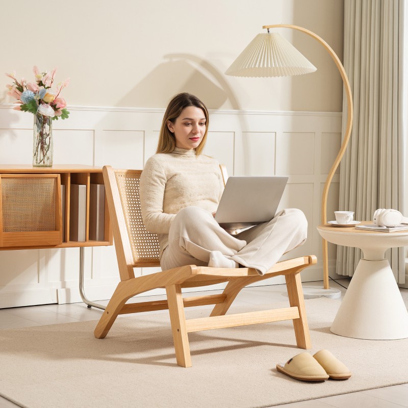 Rottinkituoli lukemiseen, kumipuurunko, leveä istuin, 64 x 70 x 74 cm, luonnonpuu