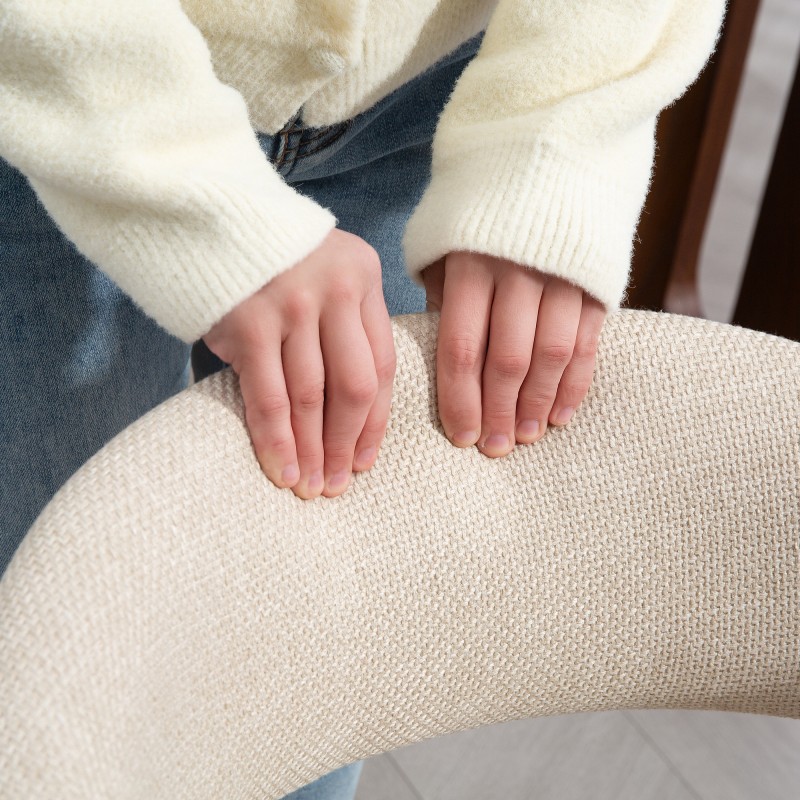 Ruokapöydän tuoli kaarevalla selkänojalla, kangas pellavamainen, puujalat, beige-ruskea