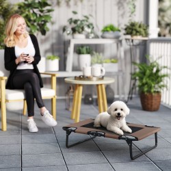 Korotettu taittuva koiranpeti teräsrungolla ja verkkokankaalla 75 x 51 x 18 cm kahvi-musta