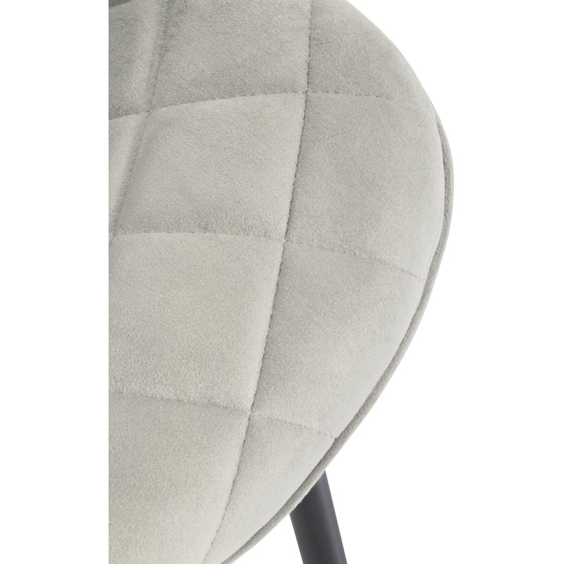 Samettinen moderni tuoli metallijalustalla nykyaikaiseen kotiin