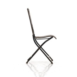 Nostalginen rautainen taittotuoli antiikkipatinalla terassille ja puutarhaan