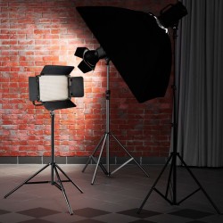 Walimex pro Niova 600 Plus Bi Color LED paneelivalaisin ja WT 806 jalusta