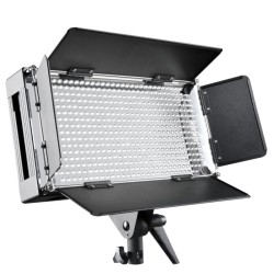 Walimex pro LED 500 LED-paneelivalaisin ja WT-806-jalusta 256 cm
