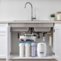 Naturewater 6-vaiheinen käänösmoosijärjestelmä 180 l/vrk, UV-puhdistin ja paineenkohotuspumppu