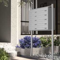 Postilaatikkojärjestelmä 10 lokeroa, hopeanvärinen, 945 x 270 x 1500 mm, sinkitty teräs, jalustalla