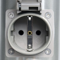 Ulkopistorasia 4 porttinen ruostumaton teräs IP44 230V