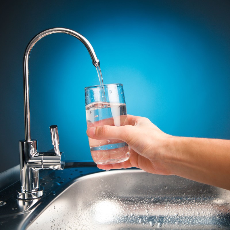 Naturewater Design D-13 vesihana käänteisosmoosi- ja vedenpuhdistusjärjestelmille, 6,35 mm, 360° kääntyvä