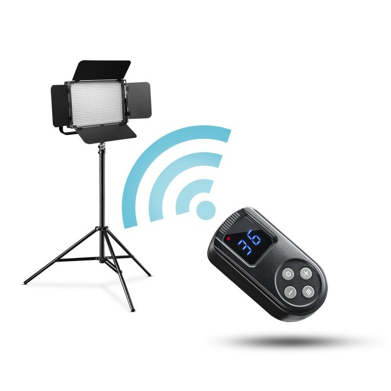 Walimex pro Niova 900 Plus Daylight LED-paneeli, WT-806 jalusta ja 2 NP-F akkua