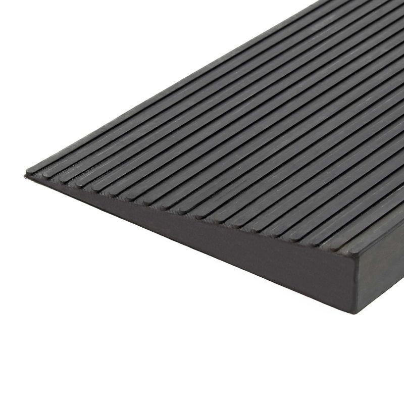 Kynnysramppi pyörätuolille ja rollaattorille, 900 x 150 x 25 mm, musta, täyskumi, liukuestepinta
