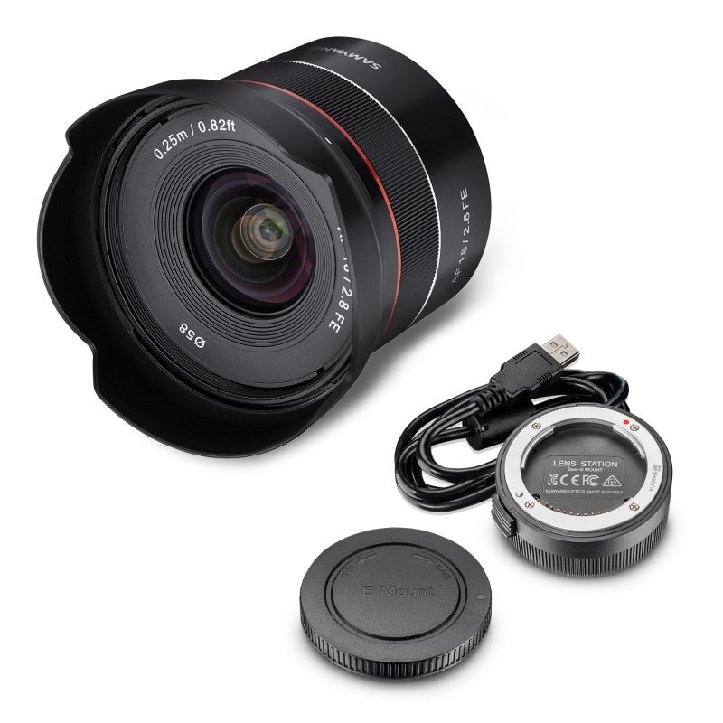Samyang AF 18mm F2.8 FE superlaajakulmaobjektiivi ja Lens Station, Sony E-mount