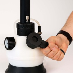 XPOtool Jarrujen ilmauslaite 2 l + 1 l imusäiliöllä, 42 mm adapteri