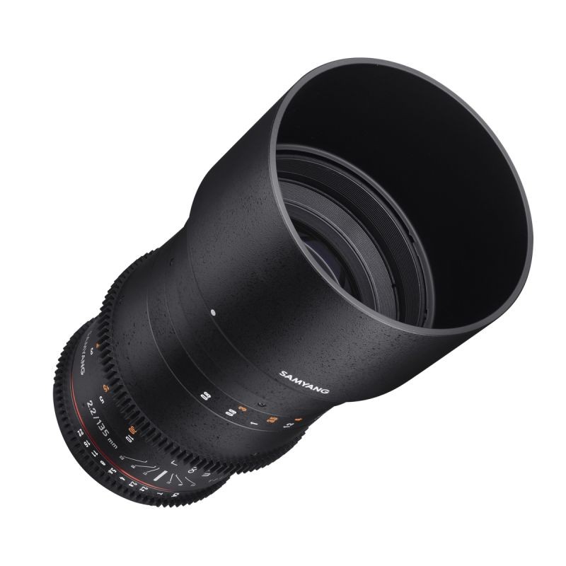 Samyang MF 135 mm T2,2 videobjektiivi Sony E, täyskenno ja APS-C