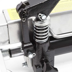 Hydrauliset auton siirtotuet ja säilytysteline, 4 kpl, 680 kg/kpl, max 30 cm rengasleveys